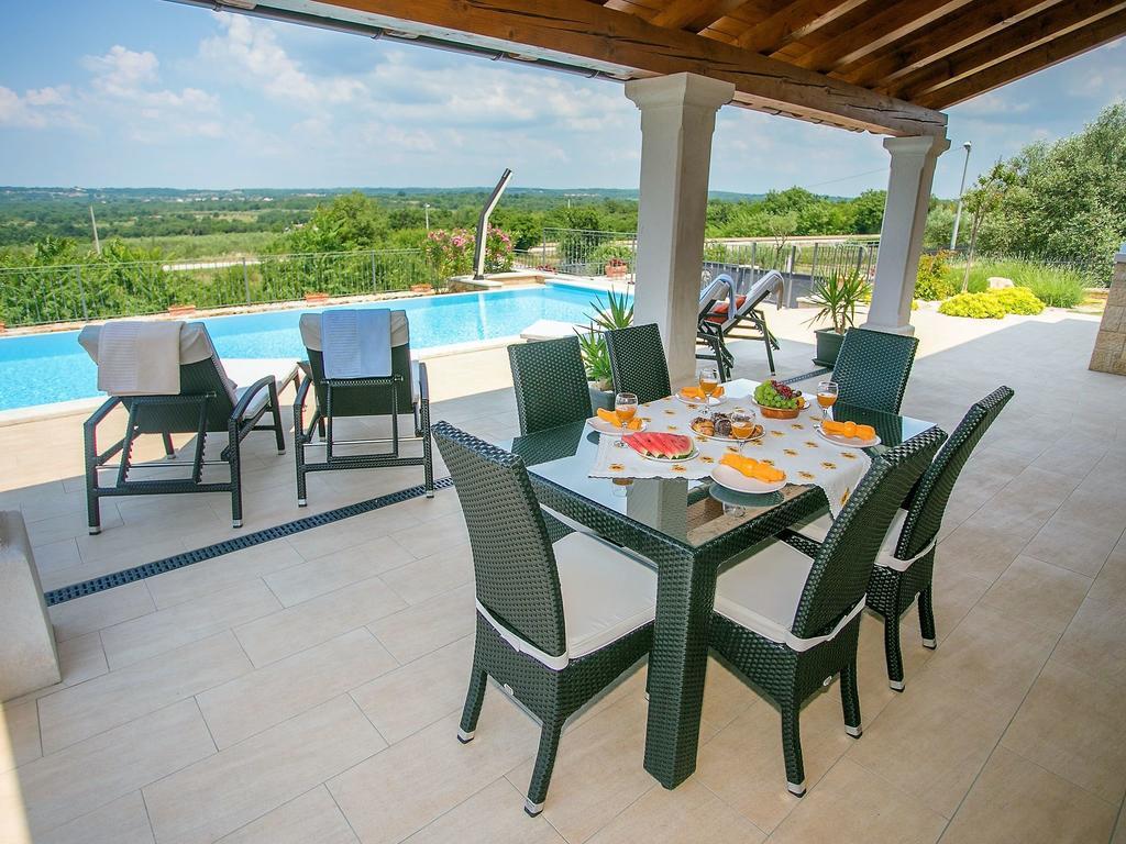 Luxurious Villa With Swimming Pool In Sveti Lovrec Selina Exterior photo